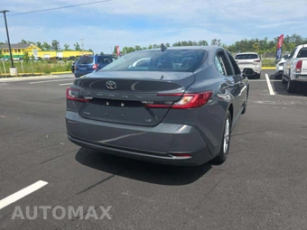 2025 Toyota Camry LE - miniatura 3