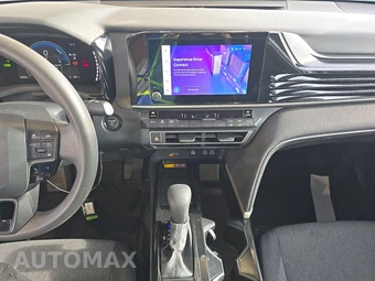 2025 Toyota Camry LE - miniatura 11