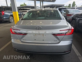 2025 Toyota Camry LE - miniatura 5