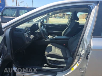 2025 Toyota Camry LE - miniatura 7