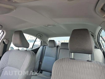 2025 Toyota Camry LE - miniatura 11