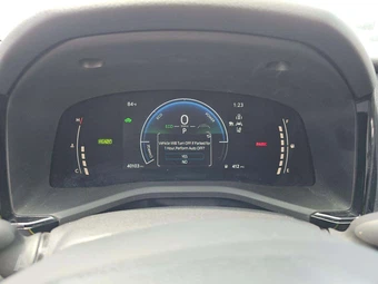 2025 Toyota Camry LE - miniatura 9