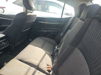 2025 Toyota Camry LE - miniatura 13