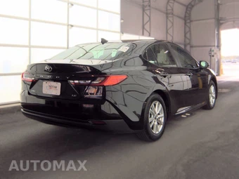 2025 Toyota Camry LE - miniatura 4
