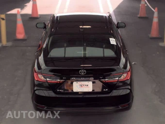 2025 Toyota Camry LE - miniatura 5