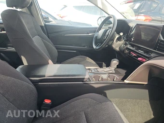 2025 Toyota Camry LE - miniatura 8