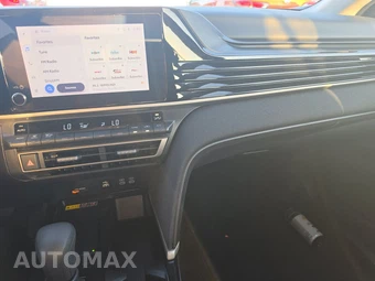 2025 Toyota Camry LE - miniatura 11
