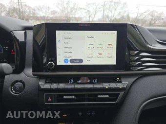 2025 Toyota Camry LE - miniatura 10