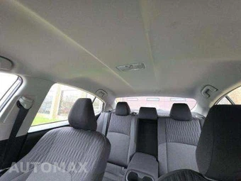 2025 Toyota Camry LE - miniatura 11