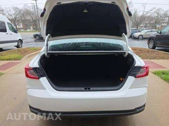 2025 Toyota Camry LE - miniatura 14