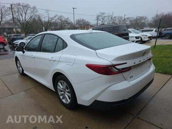 2025 Toyota Camry LE - miniatura 2