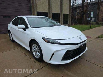 2025 Toyota Camry LE - miniatura 4
