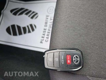 2025 Toyota Camry LE - miniatura 8