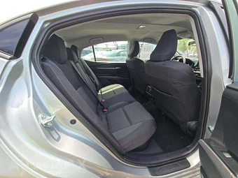 2025 Toyota Camry LE - miniatura 13