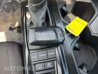 2025 Toyota Camry LE - miniatura 5