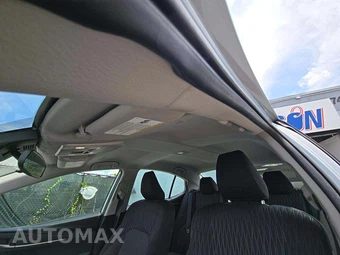 2025 Toyota Camry LE - miniatura 8