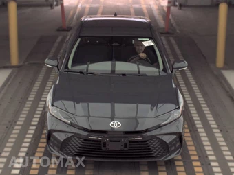 2025 Toyota Camry LE - miniatura 2