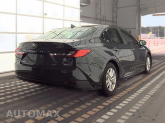 2025 Toyota Camry LE - miniatura 4
