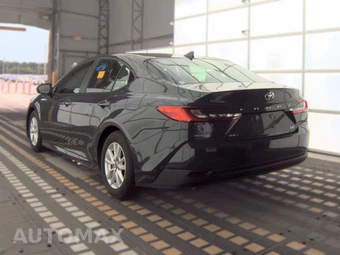 2025 Toyota Camry LE - miniatura 6