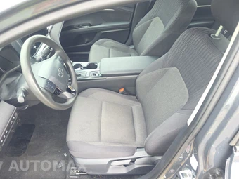 2025 Toyota Camry LE - miniatura 7