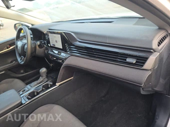 2025 Toyota Camry LE - miniatura 11