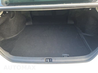 2025 Toyota Camry LE - miniatura 16