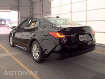 2025 Toyota Camry LE - miniatura 6