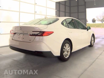 2025 Toyota Camry LE - miniatura 4
