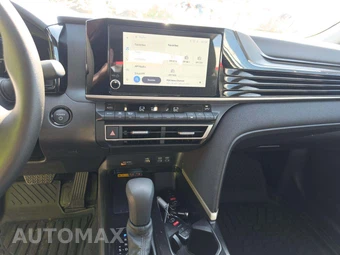 2025 Toyota Camry LE - miniatura 7