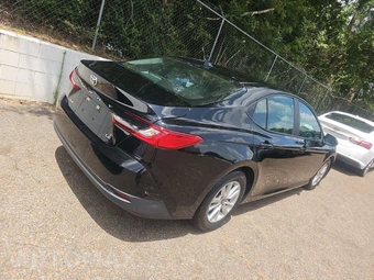 2025 Toyota Camry LE - miniatura 4