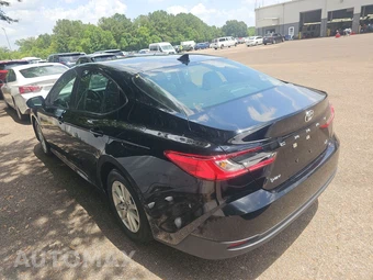 2025 Toyota Camry LE - miniatura 6