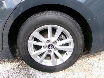 2025 Toyota Camry LE - miniatura 17
