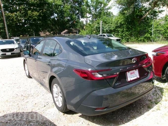 2025 Toyota Camry LE - miniatura 19
