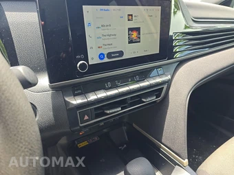 2025 Toyota Camry LE - miniatura 11