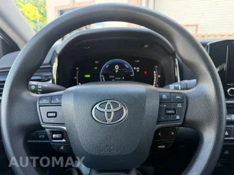2025 Toyota Camry LE - miniatura 11