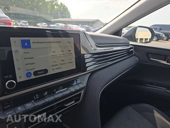 2025 Toyota Camry LE - miniatura 11