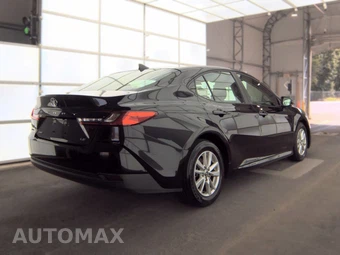 2025 Toyota Camry LE - miniatura 4