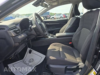 2025 Toyota Camry LE - miniatura 7