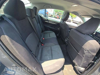 2025 Toyota Camry LE - miniatura 16