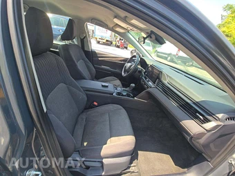 2025 Toyota Camry LE - miniatura 18