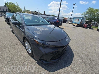 2025 Toyota Camry LE - miniatura 4