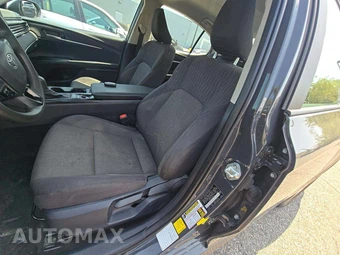 2025 Toyota Camry LE - miniatura 6