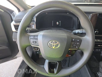 2025 Toyota Camry LE - miniatura 10