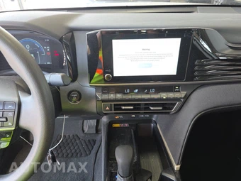 2025 Toyota Camry LE - miniatura 11