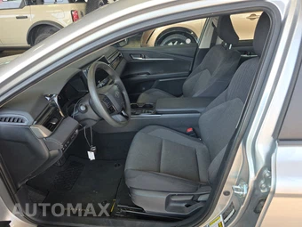 2025 Toyota Camry LE - miniatura 7