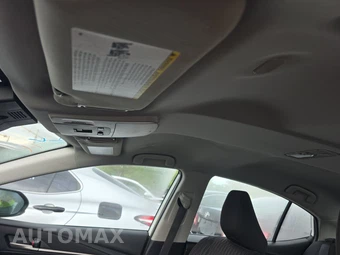 2025 Toyota Camry LE - miniatura 17