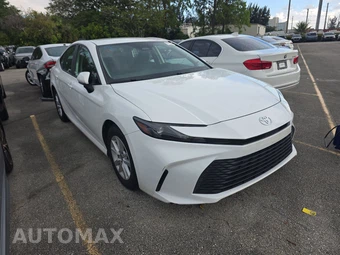 2025 Toyota Camry LE - miniatura 3