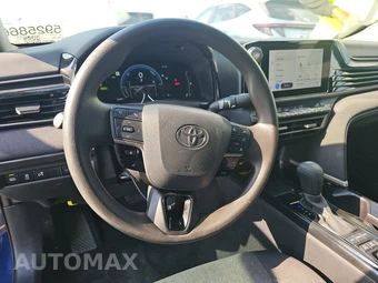 2025 Toyota Camry LE - miniatura 10