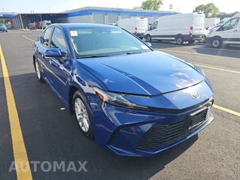 2025 Toyota Camry LE - miniatura 3