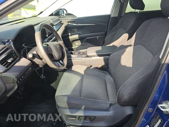 2025 Toyota Camry LE - miniatura 7